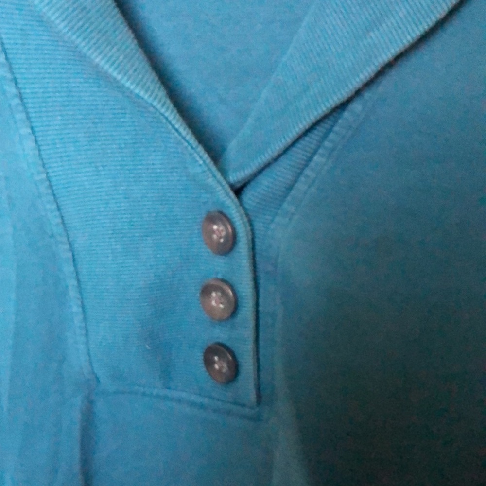 Banana Republic sweater. Two white spots in the back - Picture 4 of 6